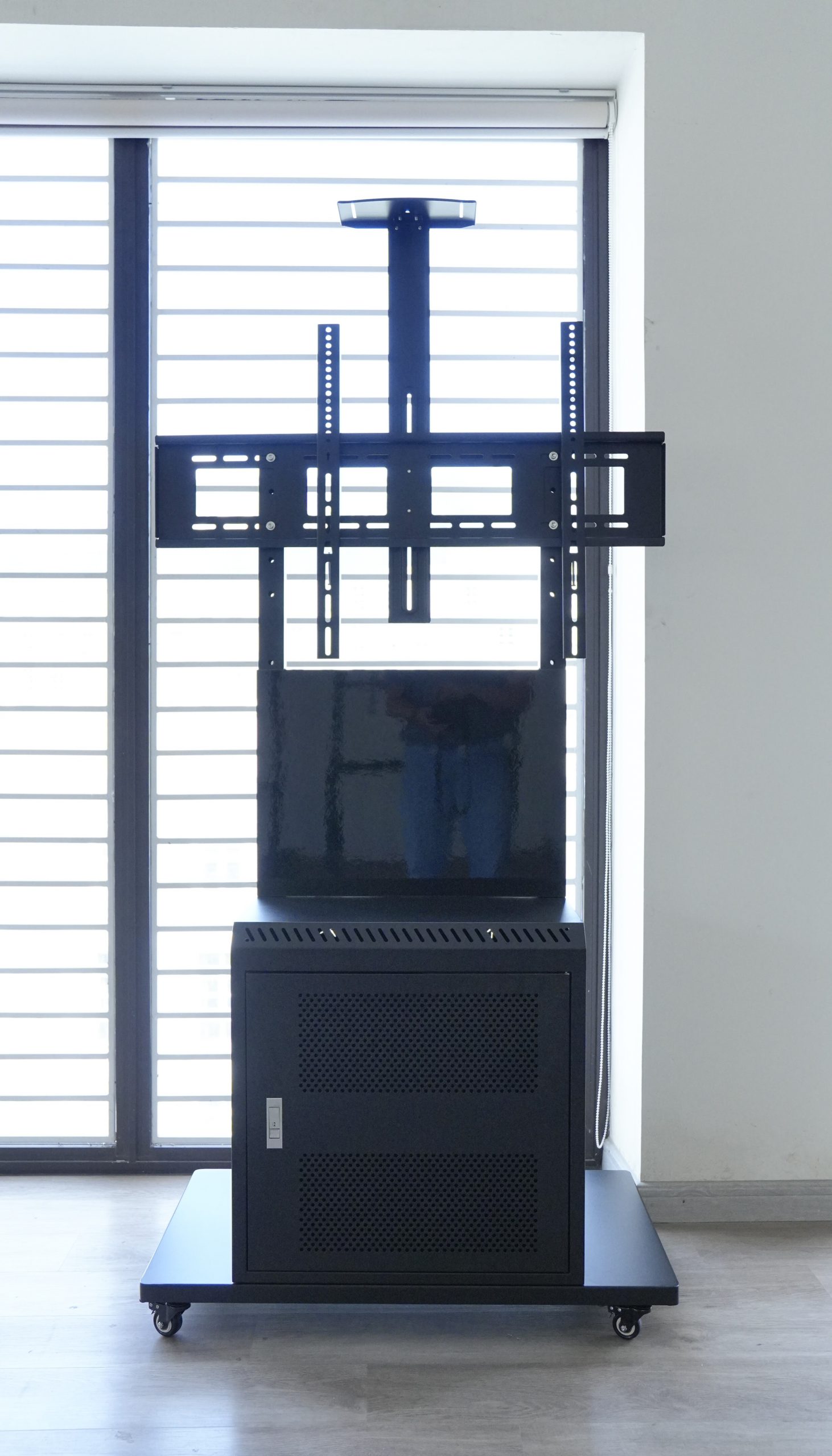 Giá treo màn hình tương tác Model V100-2